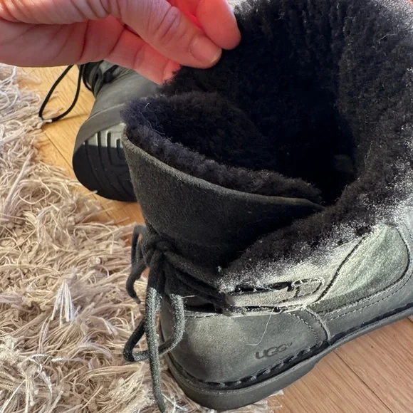 Black Ugg Boots - Picture 7 of 9